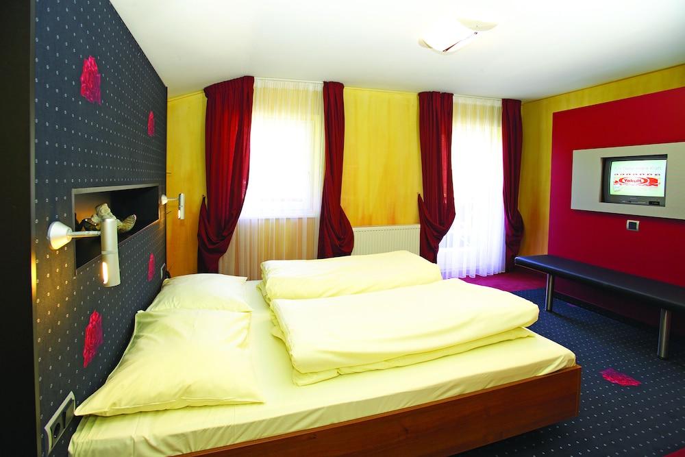 Hotel Vitaloase zu den drei Brüdern Unken Exterior foto