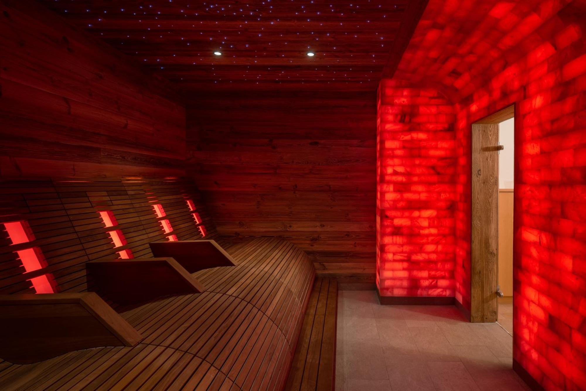 Hotel Vitaloase zu den drei Brüdern Unken Exterior foto