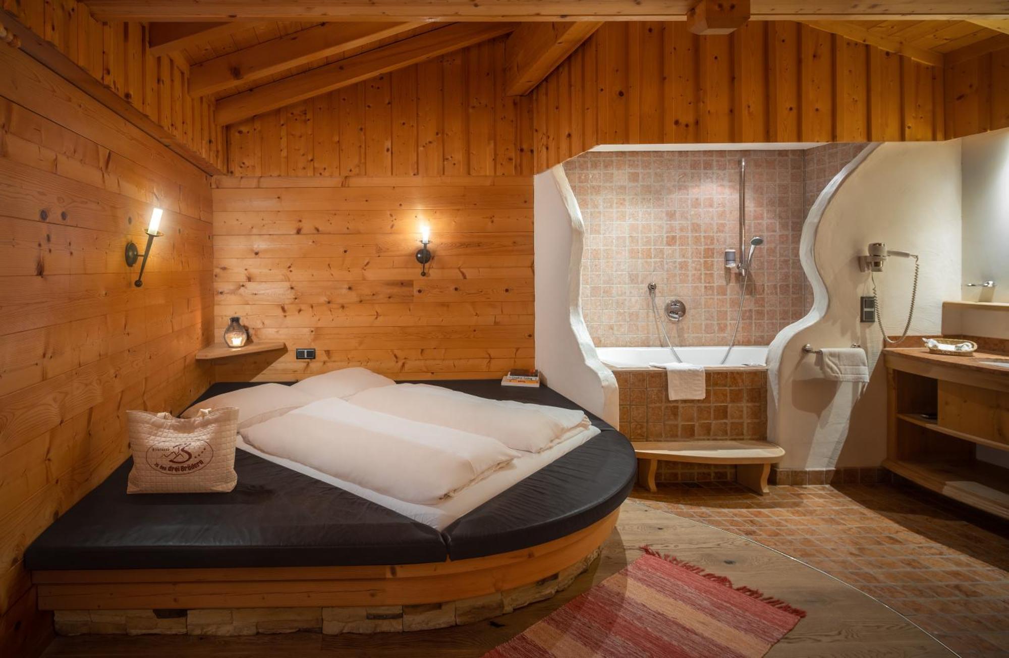 Hotel Vitaloase zu den drei Brüdern Unken Exterior foto